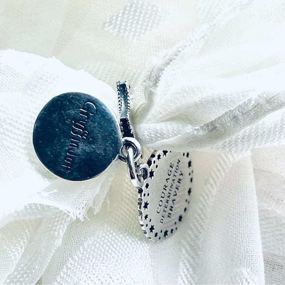 🦁 NWOT Gryffindor Charm – Harry Potter ✨ - Picture 8 of 9